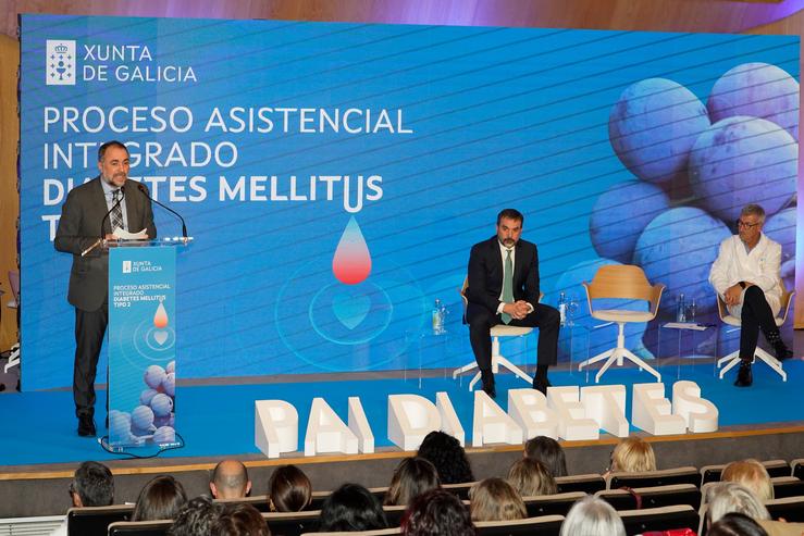 Presentación dun novo modelo de asistencia ás persoas con diabetes mellitus tipo 2, con presenza do conselleiro de Sanidade, Julio García Comesaña 