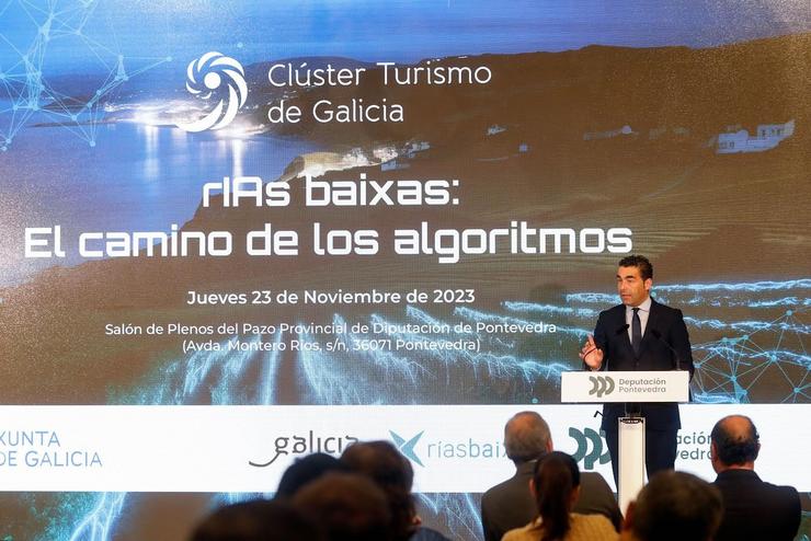 O presidente da Deputación de Pontevedra, Luís López, durante a xornada do Clúster Turismo de Galicia 'Rías Baixas: o camiño dos algoritmos'.. DEPUTACIÓN DE PONTEVEDRA 
