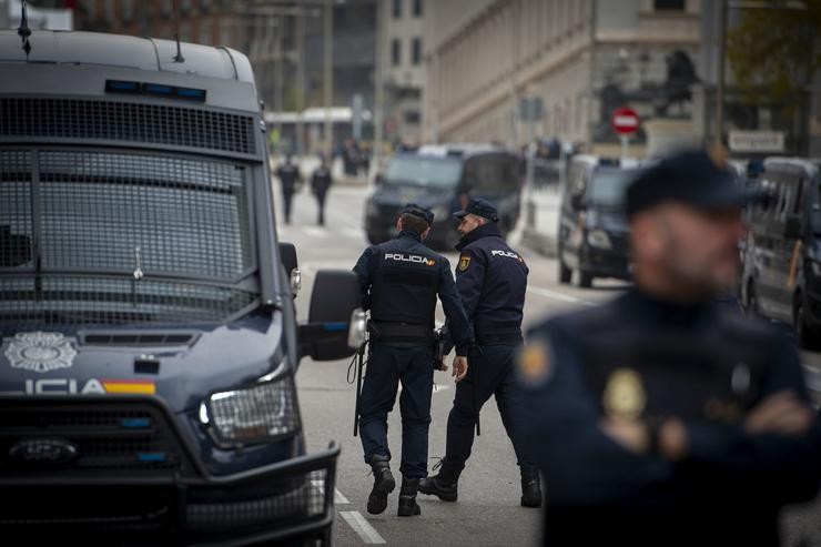 Dous axentes da Policía Nacional en Madrid / Juan Barbosa - Arquivo