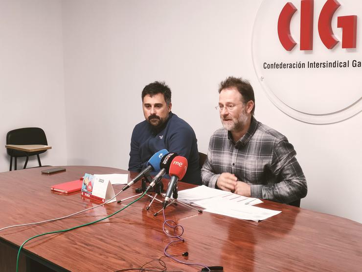 O responsable de Negociación Colectiva da CIG, Francisco González Sío, e o secretario xeral do sindicato, Paulo Carril. / Europa Press