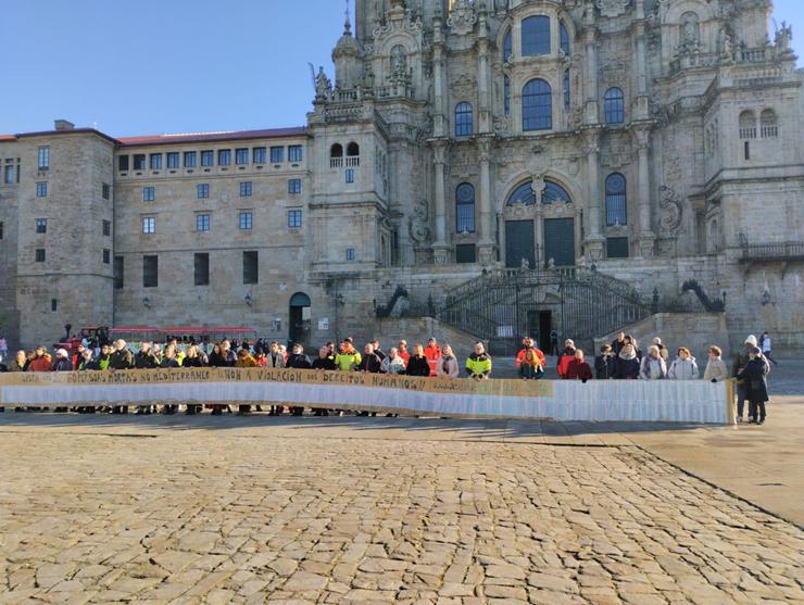 Concentración na Praza do Obradoiro en memoria dos migrantes mortos no seu intento por alcanzar Europa / Europa Press