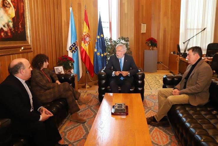 O presidente do Parlamento, Miguel Santalices reúnese con Román Rodríguez;con Goretti Sanmartín; e co arcebispo, Francisco Prieto. PARLAMENTO 