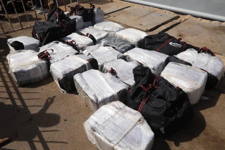 Cocaína comisada pola Mariña Nacional de Senegal. MARIÑA NACIONAL DE SENEGAL 
