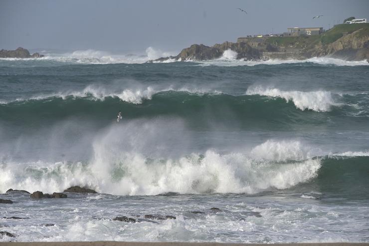 Vistas do mar picado con edificios ao fondo, a 4 de novembro de 2023, na Coruña / M. Dylan - Arquivo