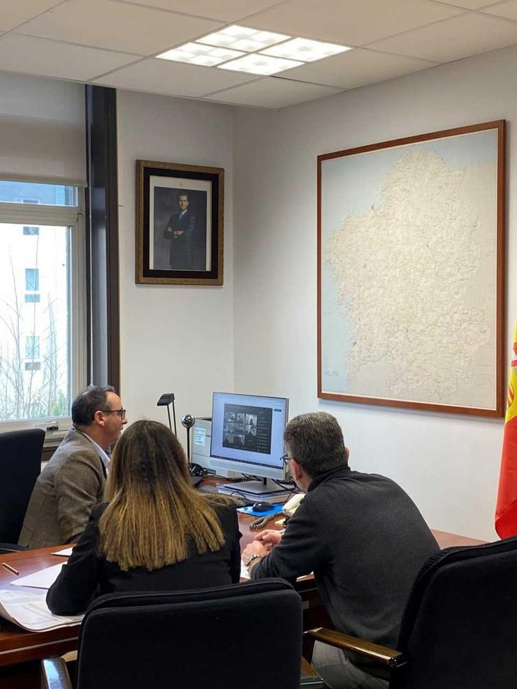 O director xeral de Xustiza, José Tronchoni,  nunha reunión con distintas organizacións de letrados da administración de xustiza 
