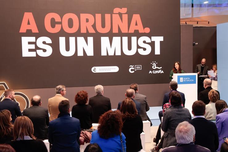 A alcaldesa da Coruña, Inés Rei, presenta a oferta turística da cidade en Fitur. CONCELLO DA CORUÑA / Europa Press