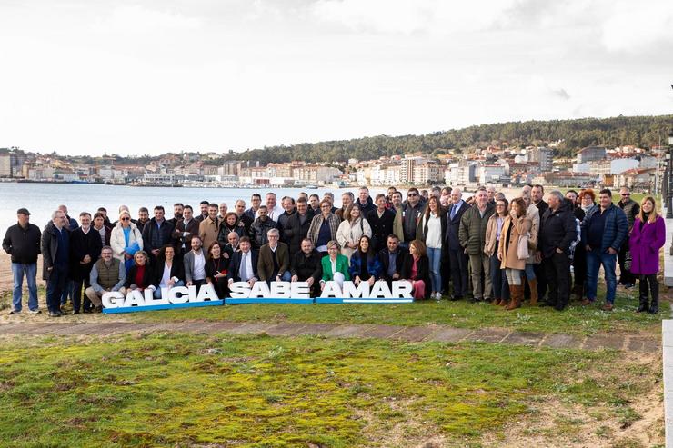 Arquivo - En Ribeira, o presidente da Xunta, Alfonso Rueda, e a conselleira do Mar, Rosa Quintana, reúnense coas Confrarías do mar de Galicia.. XUNTA - Arquivo / Europa Press