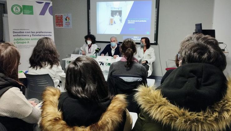 Enfermeiras, enfermeiros e fisioterapeutas da área sanitaria de Santiago participaron na xornada profesional, organizada polo Sindicato de Enfermaría, Satse, no complexo hospitalario universitario da Coruña (Chuac). SATSE / Europa Press