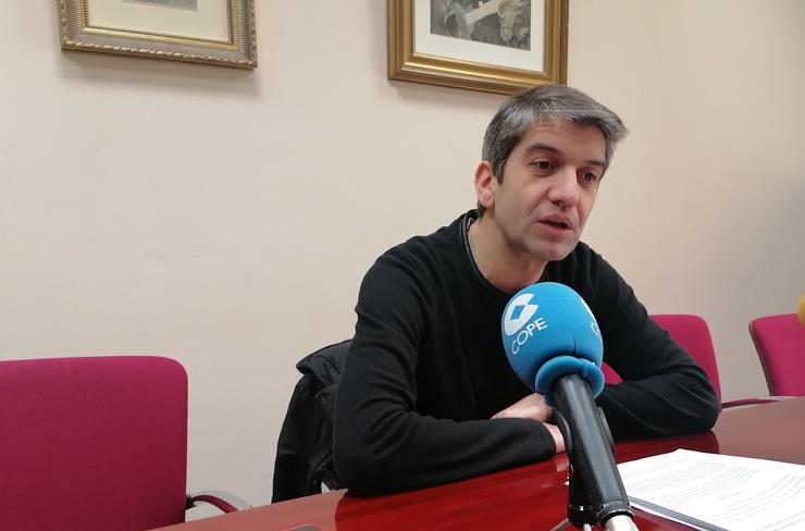 Jorge Suárez comparece en rolda de prensa.