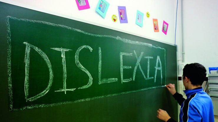 Neno con dislexia