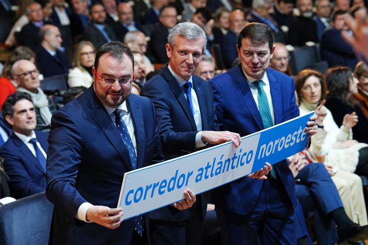 Os presidentes de Galicia, Asturias e Castela e León no cume para impulsar o corredor atlántico.. Álvaro Ballesteros - Europa Press