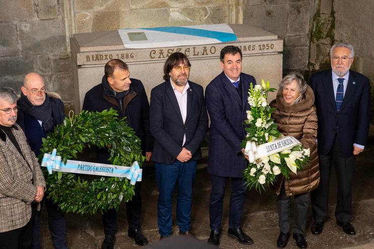 O conselleiro de Cultura, Educación, FP e Universidades, Román Rodríguez, no acto do 137 aniversario do nacemento de Castelao. Panteón de Galegos Ilustres 