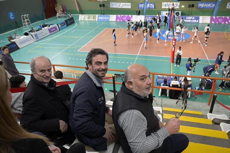 O vicepresidente segundo e conselleiro de Presidencia, Xustiza e Deportes, Diego Calvo, asiste á final da Copa Princesa de voleibol feminino, na Coruña / MONCHO FONTES