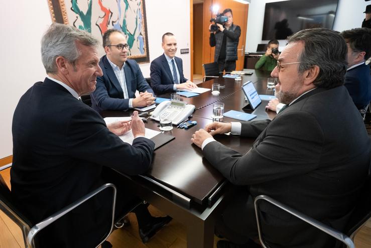 O presidente da Xunta, Alfonso Rueda, reúnese co presidente e co vicepresidente da Fundación Once, Miguel Carballeda e Alberto Durán, respectivamente 