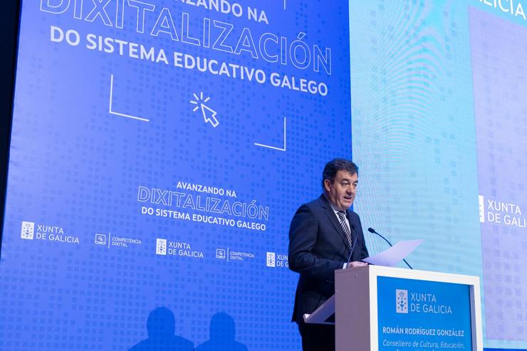 O conselleiro de Cultura, Educación, FP e Universidades, Román Rodríguez, inaugura a xornada 'Avanzando na dixitalización do Sistema Educativo Galego'.. XUNTA DE GALICIA