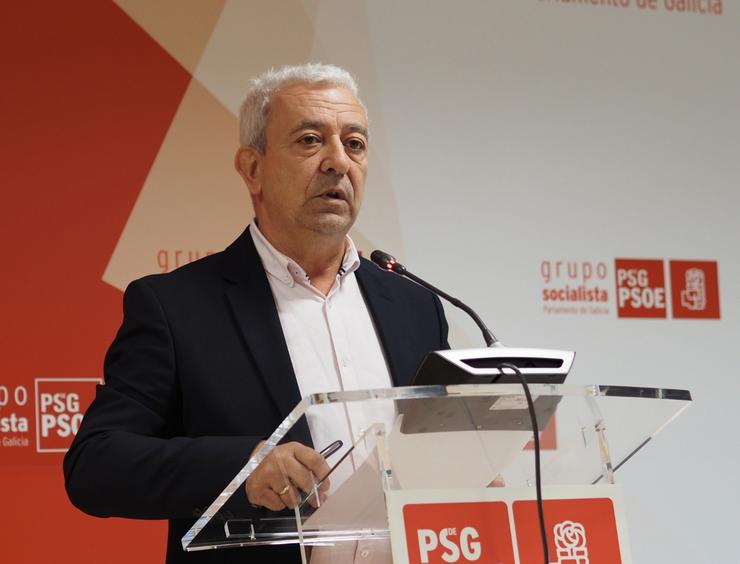 O portavoz parlamentario do PSdeG, Luís Álvarez, en rolda de prensa/ Europa Press