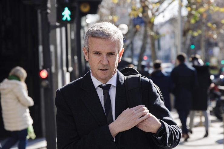 O presidente da Xunta de Galicia, Alfonso Rueda, á súa chegada ao Comité Executivo Nacional do PP, na sede nacional do PP, a 30 de xaneiro de 2023, en Madrid. Carlos Luján - Europa Press / Europa Press