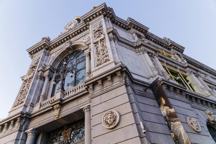 Edificio do Banco de España onde desde hai varios días, fan cola para contratar Letras do Tesouro, a 3 de febreiro de 2023, en Madrid.. Carlos Luján - Europa Press / Europa Press