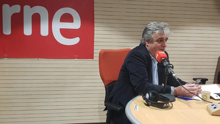 O portavoz do Grupo Popular, Pedro Puy, nunha entrevista con Radio Nacional. PPDEG / Europa Press