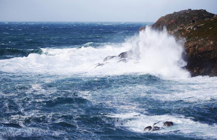 Arquivo - Grandes ondas no mar na costa de Ferrol. Raúl Lomba - Europa Press - Arquivo / Europa Press