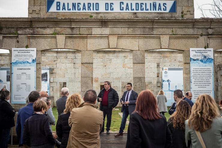 Gerardo Seoane falando para os alcaldes das Vilas Termais. Foto: Prensa Concello de Verín.