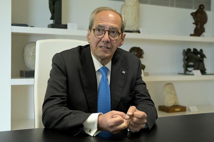 O economista  José Manuel González-Páramo, nunha entrevista con Europa Press 