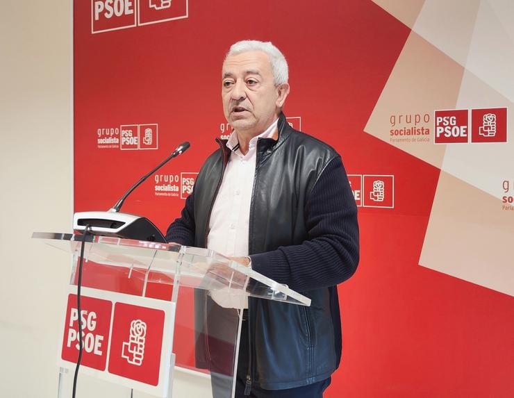 O portavoz parlamentario do PSdeG, Luís Álvarez, en rolda de prensa. PSDEG 