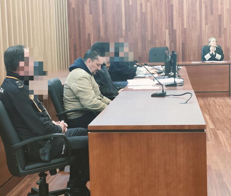 O acusado do crime de Chapela, Manuel M.B., durante o xuízo contra el (polo suposto asasinato do seu provedor de cocaína) na sección quinta da Audiencia Provincial de Pontevedra, en Vigo. / Europa Press