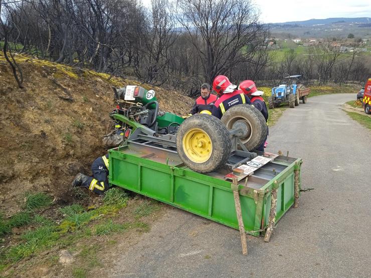 Accidente dun tractor / GARDA CIVIL