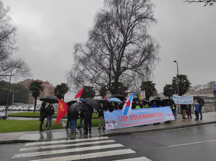 Funcionarios de gardacostas concéntranse en Santiago. 