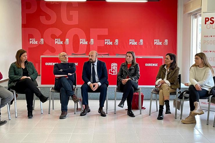 O secretario de Organización do PSdeG, José Manuel Lage, participa nunha reunión do comité electoral da cidade de Ourense. PSDEG 