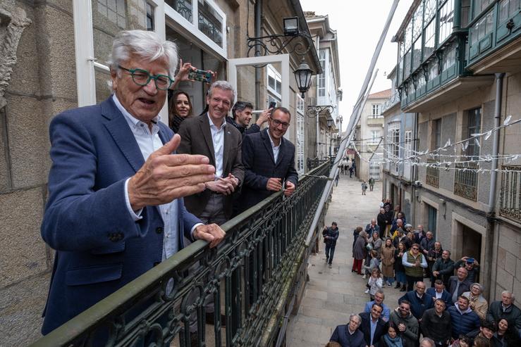 O presidente da Xunta, Alfonso Rueda, no acto con motivo do nomeamento en Padrón dunha praza dedicada ao xornalista Pepe Domingo Castaño / Europa Press