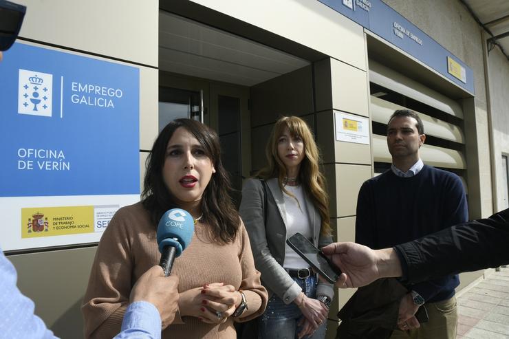 A conselleira de Promoción do Emprego e Igualdade, María Jesús Lorenzana, nunha visita á oficina de emprego de Verín (Ourense).. XUNTA 