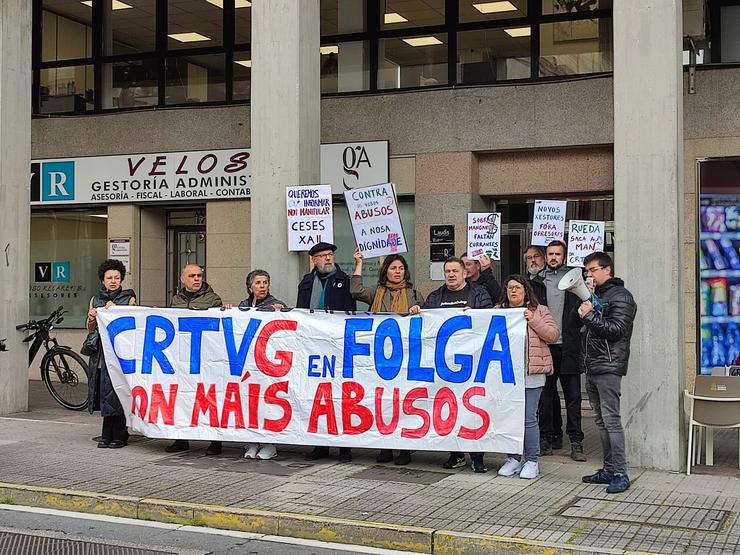 Concentración do Comité Intercentros da CRTVG ante o Parlamento de Galicia 