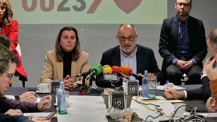 A portavoz do PSOE Ourense, Natalia González, e o candidato á Alcaldía, Francisco Rodríguez, en rolda de prensa. PSDEG / Europa Press