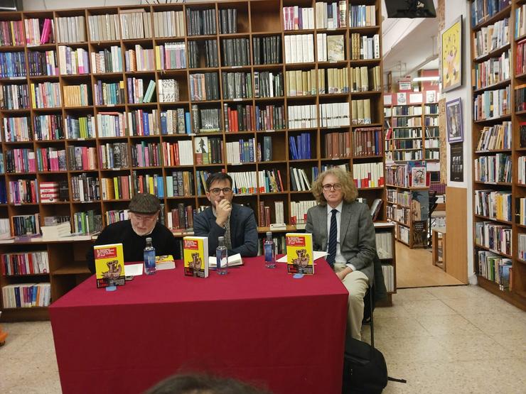 Presentación do libro en Follas Novas, Santiago/Francisco Leira
