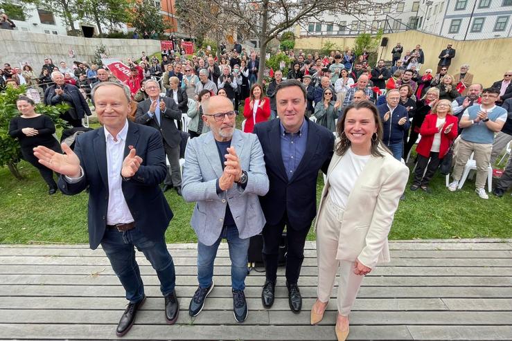 O secretario xeral do PSdeG, Valentín González Formoso, nun acto co aspirante á Alcaldía de Ourense, Paco Rodríguez. PSDEG 