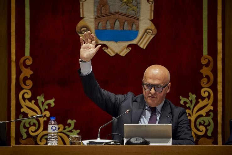 O presidente da Deputación de Ourense e presidente do PP de Ourense, Manuel Baltar, durante un pleno ordinario da Deputación de Ourense, a 28 de abril, en Ourense, Galicia (España). A Deputación de Ourense celebra hoxe o pleno ordinario de abril,. Agostime - Europa Press 