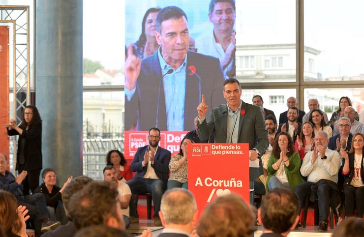 O secretario xeral do PSOE e presidente do Goberno, Pedro Sánchez, intervén durante un acto do PSdeG-PSOE, en Palexco, a 28 de abril de 2023, na Coruña, Galicia (España). Durante o acto presentáronse as candidaturas do PSdeG-PSOE ás e. M. Dylan - Europa Press / Europa Press