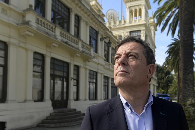 Pousado diante do edificio A Terraza, que albergará a futura sede de Intelixencia Artificial ao Delegado do goberno en Galicia, José Ramón Gómez Besteiro (foto) 27/04/2023 Foto: M. Dylan / Europa Press. M. DYLAN / EUROPA PRESS / Europa Press