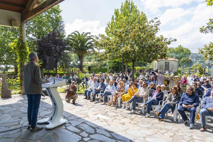 O presidente do PPdeG, Alfonso Rueda, participa nun mítin dos populares galegos en Culleredo  