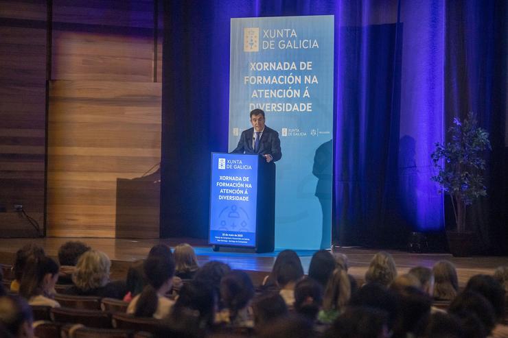 O conselleiro de Cultura, Educación, FP e Universidades, Román Rodríguez, inaugura a Xornada de Formación na Atención á Diversidade 