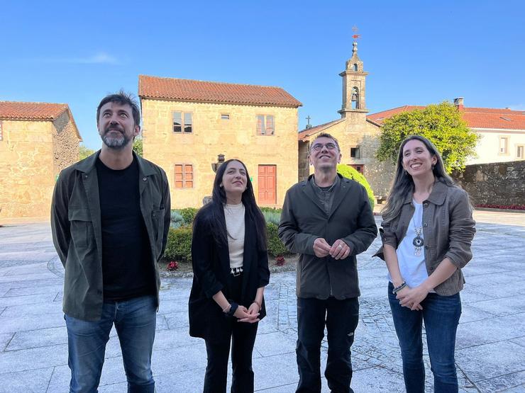 Juan Carlos Moedeiro en apoio á candidatura de Podemos en Ames (A Coruña), co deputado de Galicia en Común Antón Gómez-Reino 