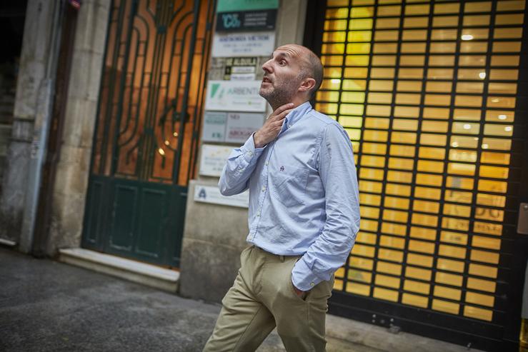 O alcalde Ourense e candidato á reelección por Democracia Ourensana, Gonzalo Pérez Jácome, á súa saída de realizar o seguimento da xornada electoral na sede de Democracia Ourensana / EP