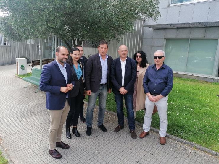 Gómez Besteiro con Joaquín Ayala e outros candidatos do PSOE / Europa Press