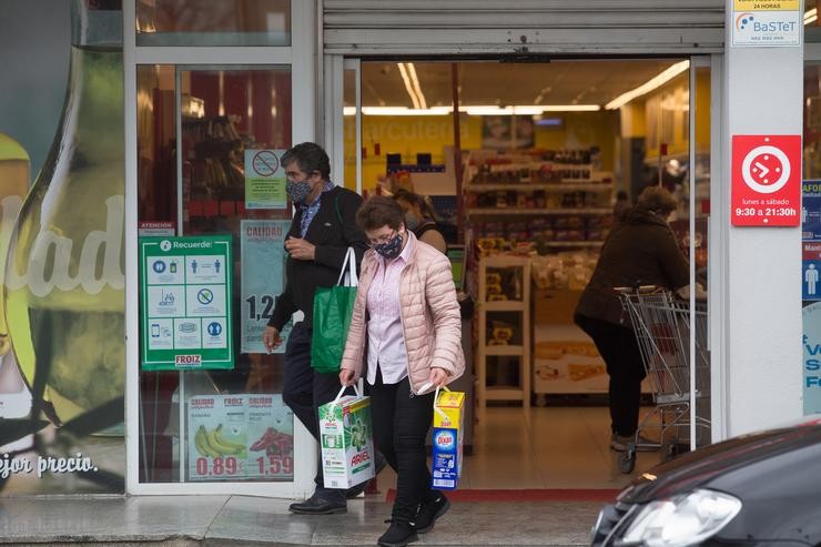 Unha muller compra nun supermercado en Lugo/ Europa Press