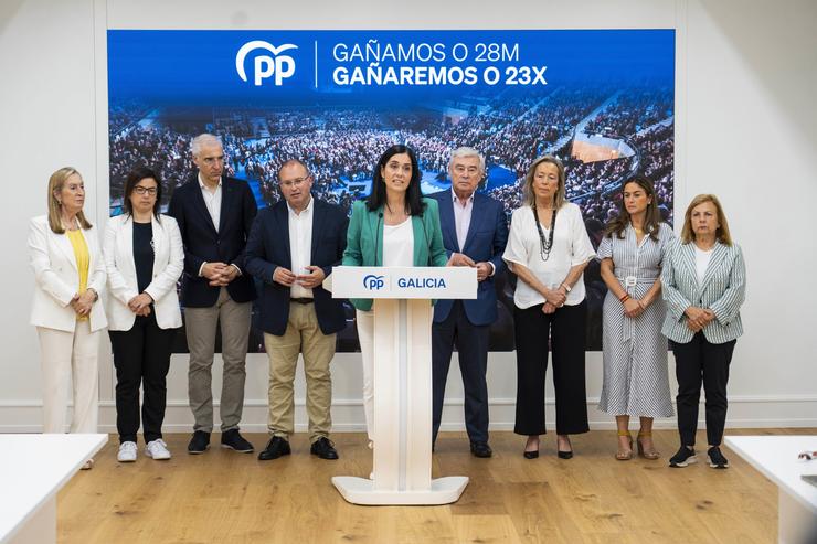 A secretaria xeral do PPdeG, Paula Prado, xunto ás cabezas de listas do PP ás eleccións xerais. PPDEG / Europa Press