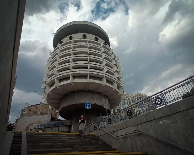 Hotel Salut, un dos emblemas do modernismo arquitectónico na capital Ucraína