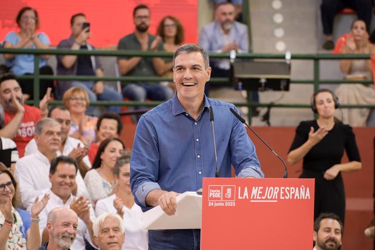 O secretario xeral do PSOE e presidente do Goberno de España, Pedro Sánchez, intervén durante un mitin preelectoral, no Terrero de Loita Santiago Yanes, a 24 de xuño de 2023, en Puerto de la Cruz, Tenerife, Santa Cruz de Tenerife, Illas Canari. Europa Press 