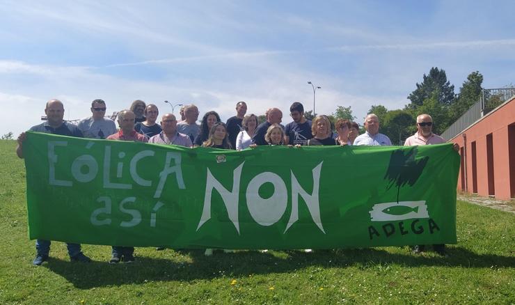 Protesta de ecoloxistas contra os parques eólicos / Adega